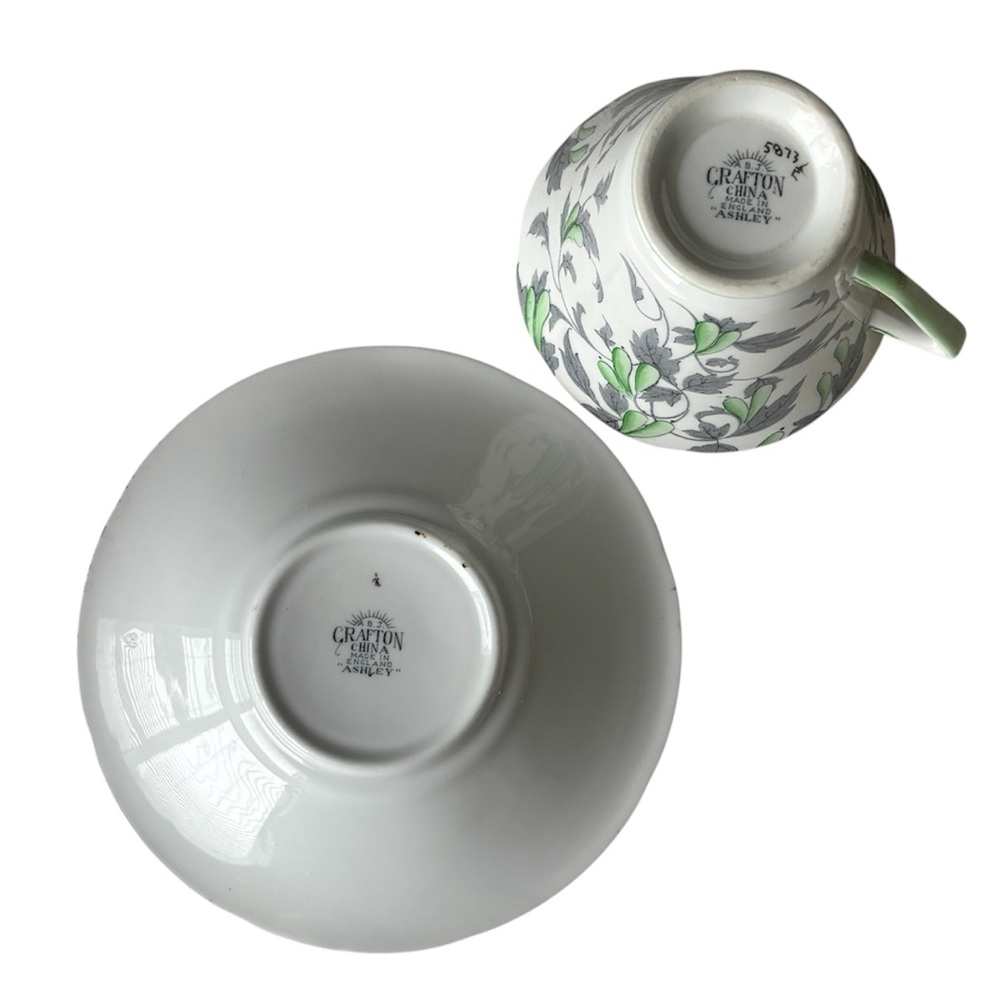 Vintage 1940s Grafton China "Ashley" Tea Cup & Saucer | Green & Grey Botanical - Picture 9 of 10